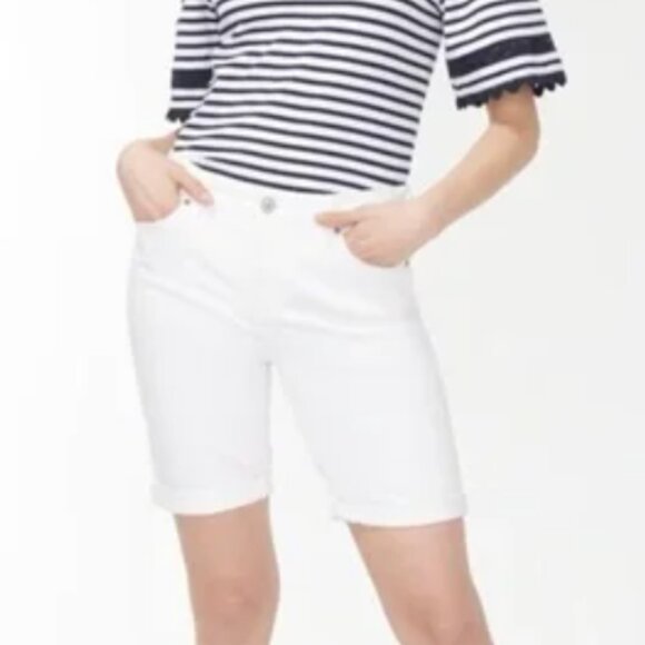 NWT Chico's White Denim So Slimming Girlfriend Slim Leg Shorts | Size 8 - Picture 2 of 8